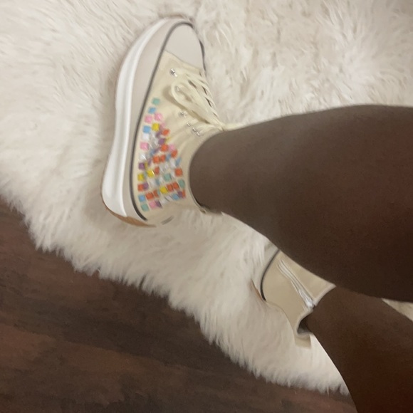 Summer high tops with colorful studs..cute 🥰 shoe - Picture 3 of 7